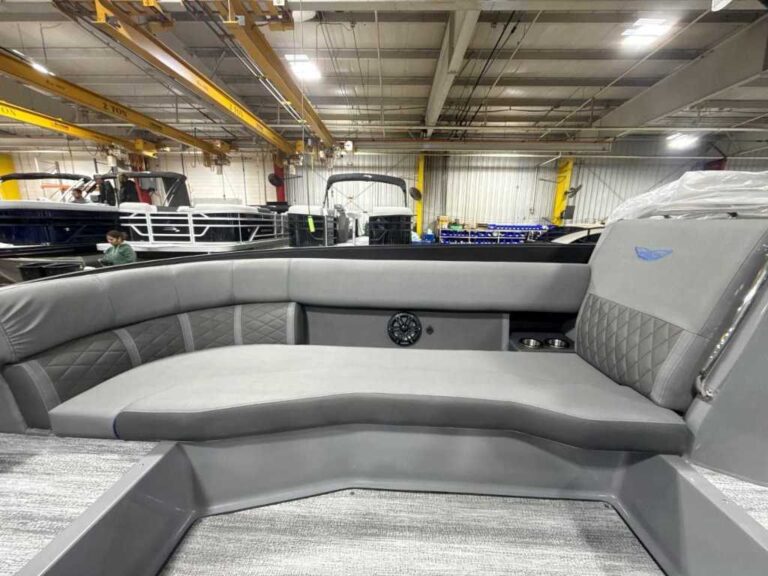 2026 Bennington 25LTSBA - Blackout - Arch US-ETWS9253J526 [photo 7]